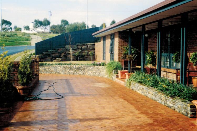 Robert built front driveway paving in Hallet Cove, South Australia.